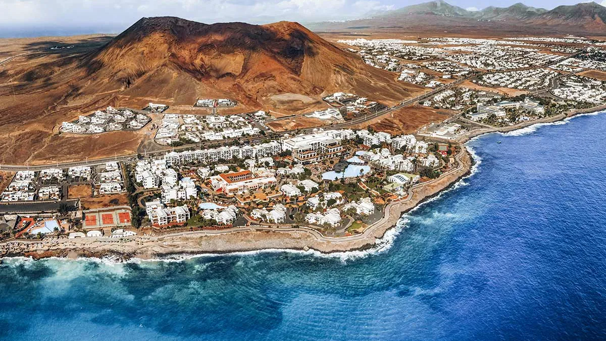 Montaña Roja Hiking